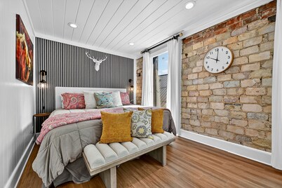 Luxury Suite in Downtown Blue Ridge - The Penthouses on Main, Suite 102