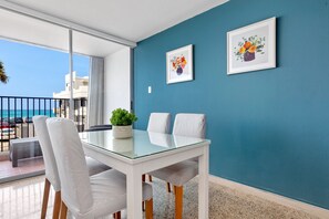 Apartment | 1 bedroom - Beachfront Bliss Ocean Vistas Onsite Parking (San Juan)