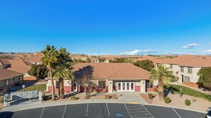 Exterior - Par Paradise by Mesquite Vacation Rentals with Views of the Fairways and $510 in free daily activities (Mesquite)