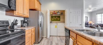 Casa De Lucy | 2 BR Ground-Level Condo | Community Pool/Hot Tub & $500 Daily Activities | Sleeps 6