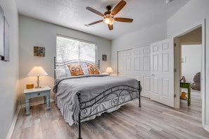 2 chambres, fer et planche à repasser, Wi-Fi gratuit, draps fournis
