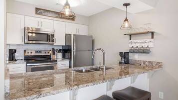Condo, 1 King Bed with Sofa bed, Balcony, Golf View (Troon Golf View) | Private kitchen | Fridge, microwave, oven, stovetop