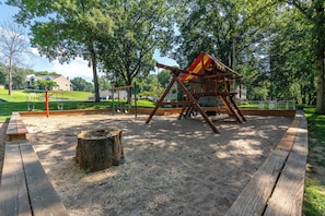 Children’s area - Troon Golf View - Golf Course View - On Site Amenities (Branson)