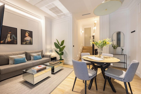 Habitación familiar | Zona de estar | Smart TV de 42 pulgadas con canales digitales