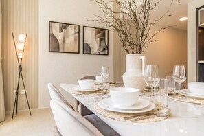 Dining - 2BR with Marina View, Walking Distance to Mall, Metro, JBR Beach (Dubai)