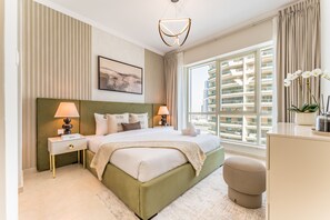 2 bedrooms, in-room safe, iron/ironing board, free WiFi