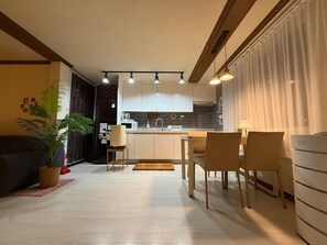 單棟房屋 | 私人廚房 | 雪櫃、微波爐、廚房用具/餐具/器皿