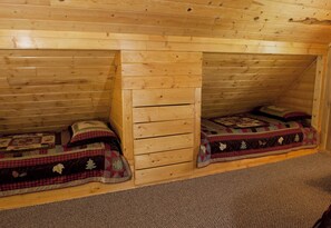 4 bedrooms, bed sheets