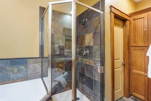 Bathroom - Serenity Escape by the Lake - Condo for 6 With Resort-style Amenities (Branson)