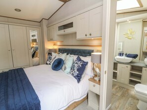 2 slaapkamers, individueel gedecoreerd, individueel gemeubileerd