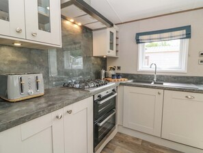 Dishwasher, cookware/dishes/utensils