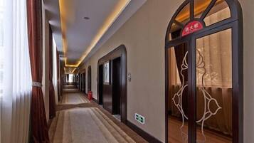 المنشأة من الداخل