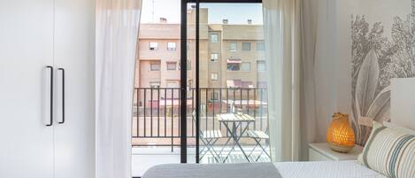 غرفة سوبيريور مزدوجة أو بسريرين منفصلين - لغير المدخنين - بحمام خاص | مساحة عمل للكمبيوتر المحمول ومكواة/لوح كي وواي فاي مجانًا