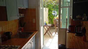 Kühlschrank, Ofen, Herdplatte, Geschirrspüler