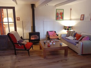 Bücher, Stereoanlage