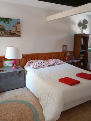 4 Schlafzimmer, Bügeleisen/Bügelbrett, kostenloses WLAN, Bettwäsche