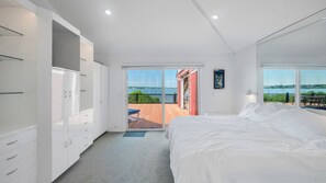 3 bedrooms, iron/ironing board, Internet, bed sheets - Bayfront home with private path across the street to ocean, pool and hot... (Westhampton Beach)