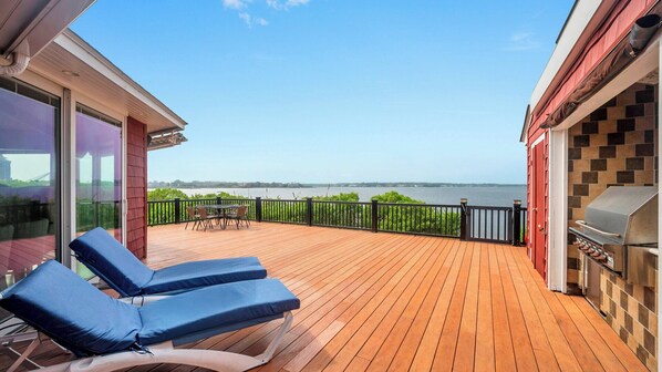 Terrace/patio - Bayfront home with private path across the street to ocean, pool and hot... (Westhampton Beach)