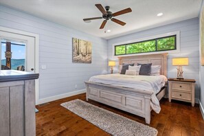 4 bedrooms, desk, iron/ironing board, travel cot
