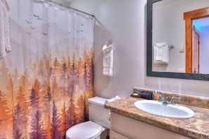 Articles de toilette écologiques, sèche-cheveux, serviettes fournies