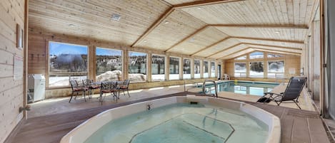 屋内プール、温水プール