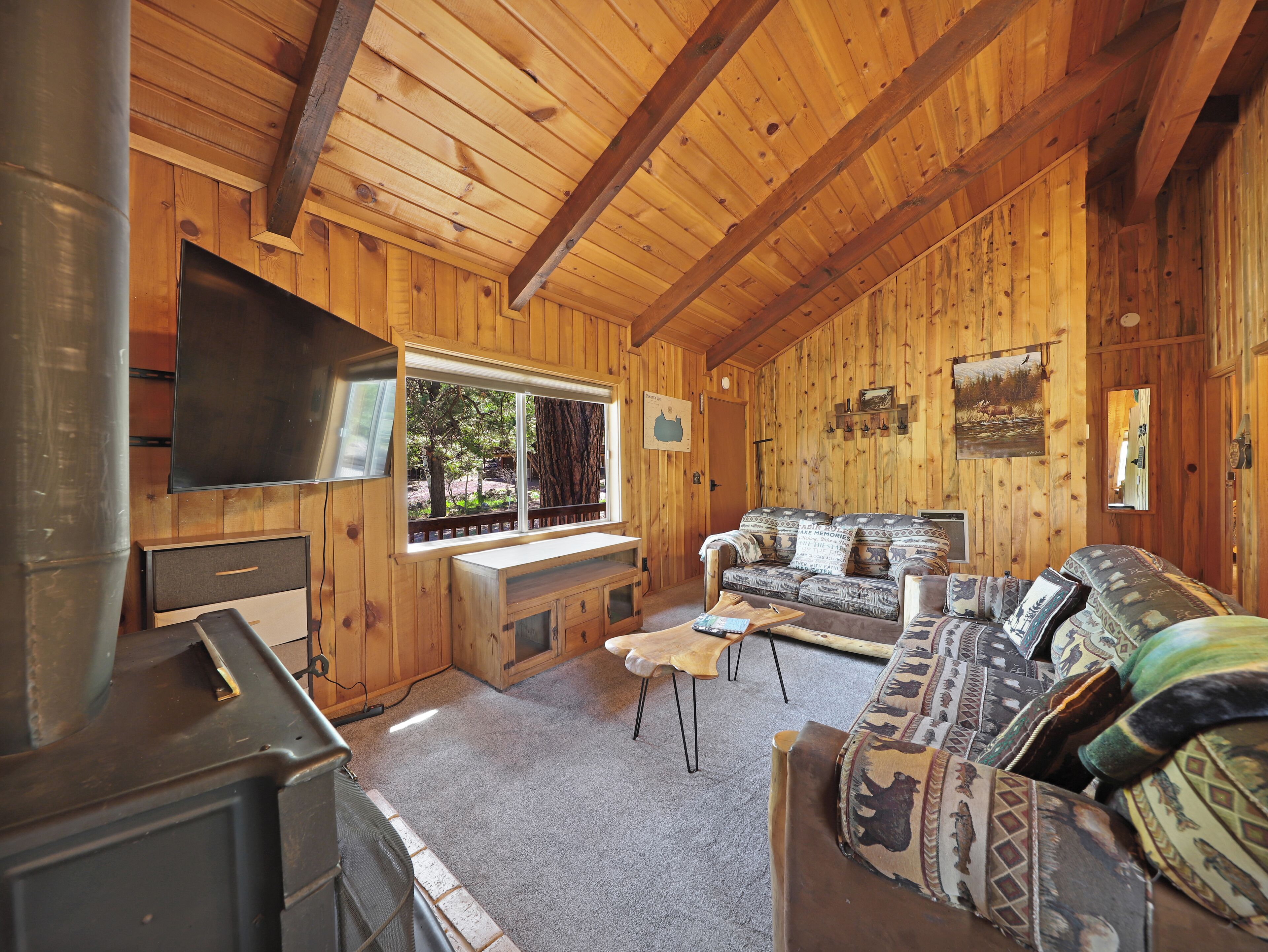 Rustic Log Cabin | Pet-friendly, Walk To Lake, Sleeps 6 - Utah