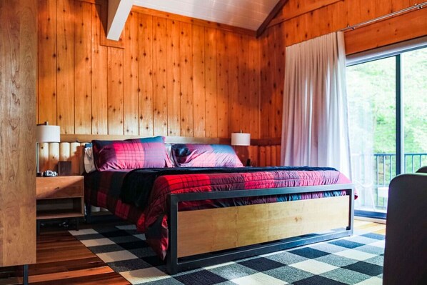 4 makuuhuonetta, silitysrauta/-lauta, ilmainen Wi-Fi, vuodevaatteet