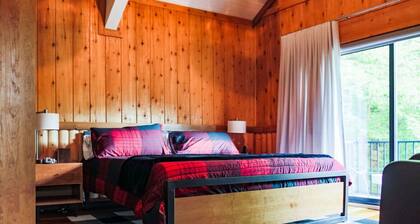 East Bank on Mill Creek Lodge