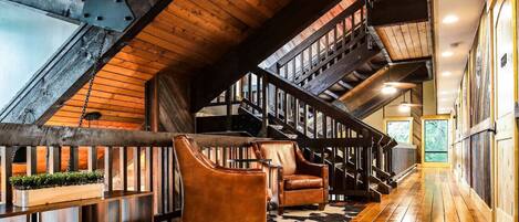 المنشأة من الداخل