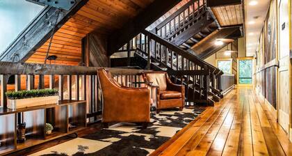 East Bank on Mill Creek Lodge