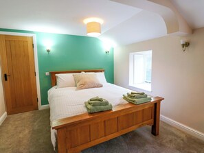 Cottage | 2 bedrooms, individually decorated, individually furnished, free WiFi