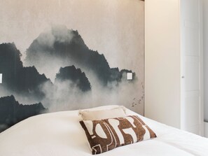 WiFi, bed sheets