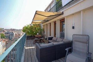 Outdoor dining - Cosy studio with terrace overlooking Marseille (Marseille)
