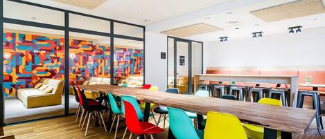 Coin salon dans le hall