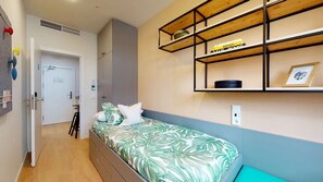 Apartment, 2 Bedrooms, Non Smoking | Free WiFi - Student Only El Porvenir (Seville)
