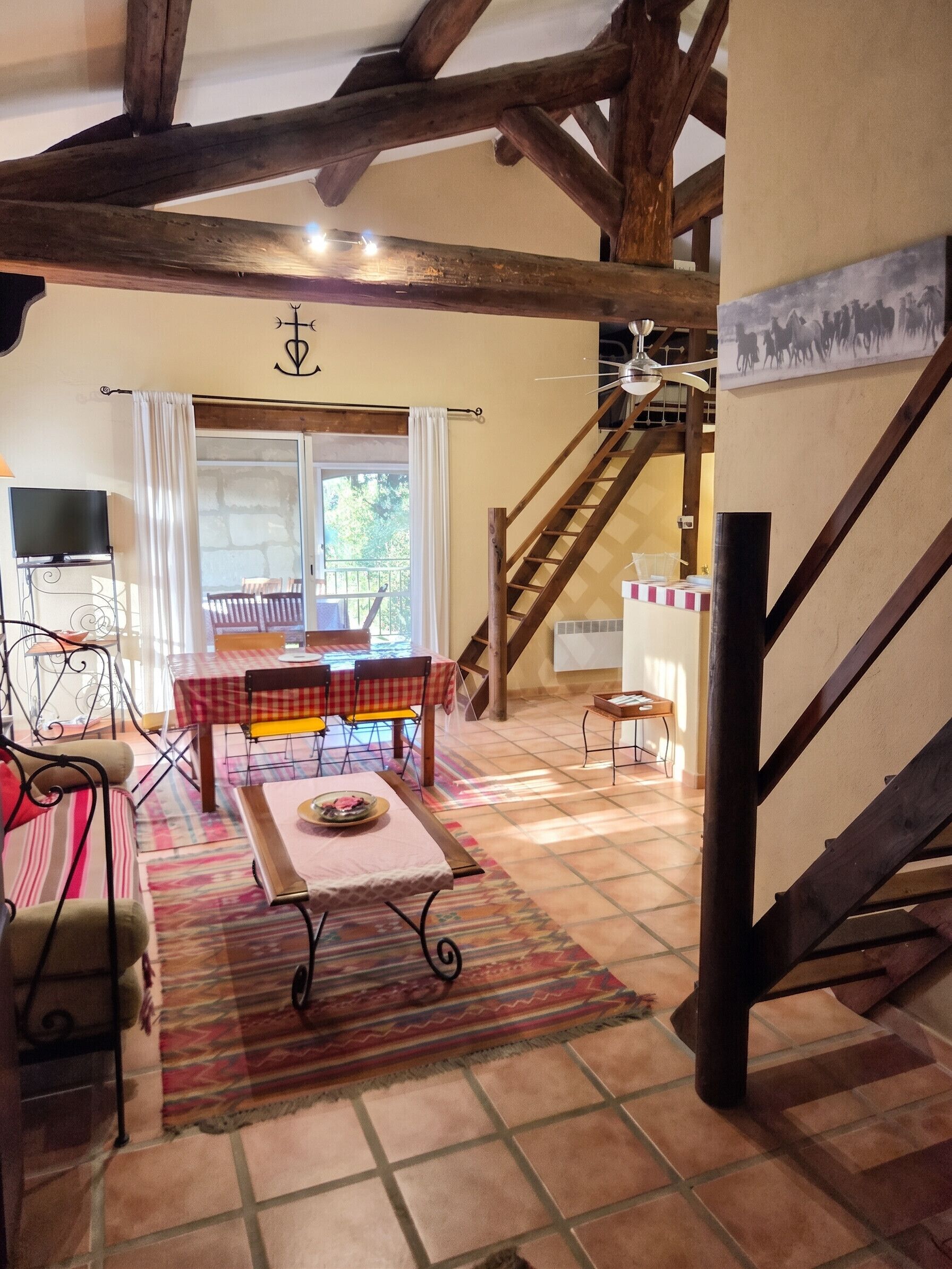Homerez - Apartment In Arles - Arles