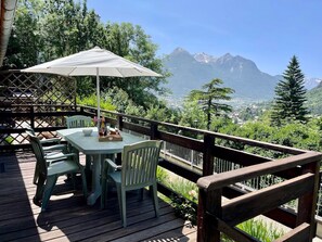 Outdoor dining - Apartment for 4 with with nice view of Briançon (Briançon)