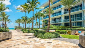 Exterior - Luxury Vacation Rentals at Carillon Wellness Resort by LRMB (Miami Beach)