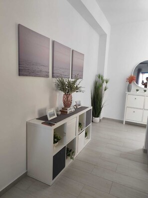 Interior - Seaside Soul-Sunset Comfort Home (Lukova)