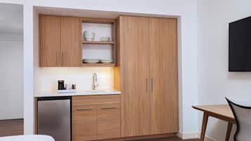 In-room safe, desk, laptop workspace, iron/ironing board