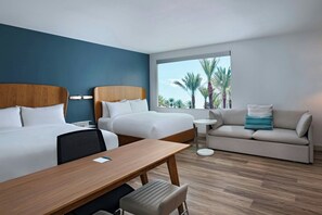 開放式客房, 多張床 | 客房內保險箱、書桌、筆電工作空間、熨斗/熨衣板