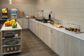 Free daily continental breakfast 