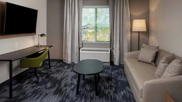 Suite, 1 King Bed with Sofa bed, Non Smoking, City View
