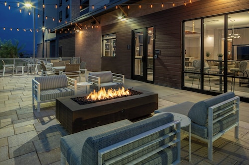 Fairfield By Marriott Inn & Suites Surprise Prasada