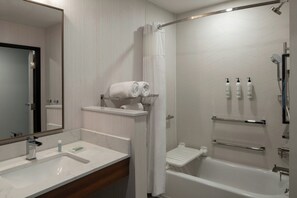 Bathroom - Fairfield By Marriott Inn & Suites Surprise Prasada (Surprise)