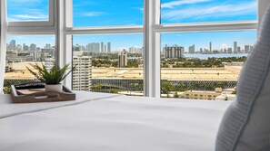 Habitación (The Setai 2102) | 1 dormitorio, sistema de insonorización, wifi gratis y ropa de cama