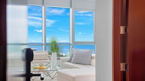 Room (The Setai 1505 TH B) | 1 bedroom, soundproofing, free WiFi, bed sheets
