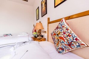 Room - Fengming Mountain Residence · Ink Jiangnan Theme Hotel (Outside Hongcun Scenic Area) (Yi County)