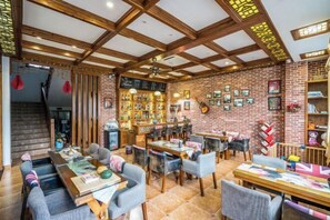 Restaurant - Fengming Mountain Residence · Ink Jiangnan Theme Hotel (Outside Hongcun Scenic Area) (Yi County)
