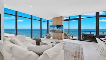 Room (W South Beach 2006/UPH-6) | 2 bedrooms, soundproofing, free WiFi, bed sheets
